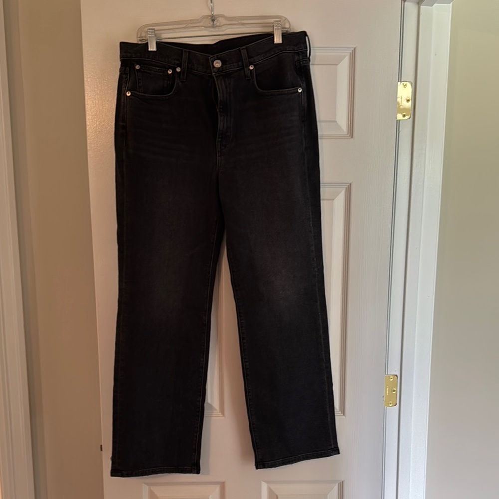 New Never Worn 
AYR Jeans The Lala
Size 34 regular
Straight leg
Faded black